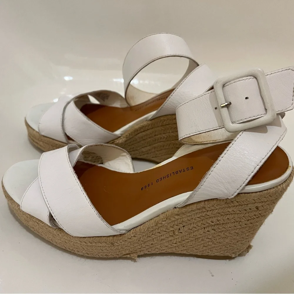 Gap size 9 white cross strap wedge‎ heels
